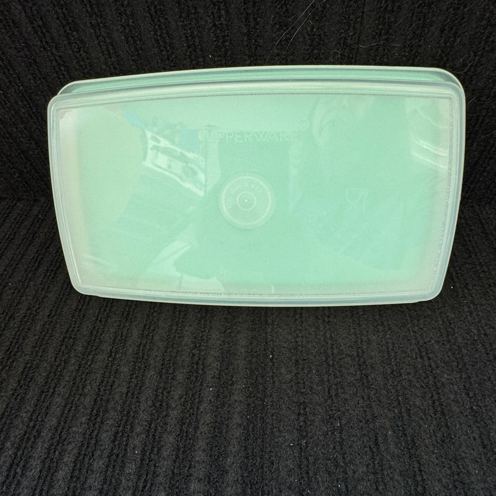 Tupperware Freezer Mate Shallow Small Container Teal Lid 817